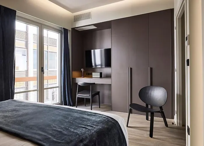 Athens Metropolitan Grand Residence