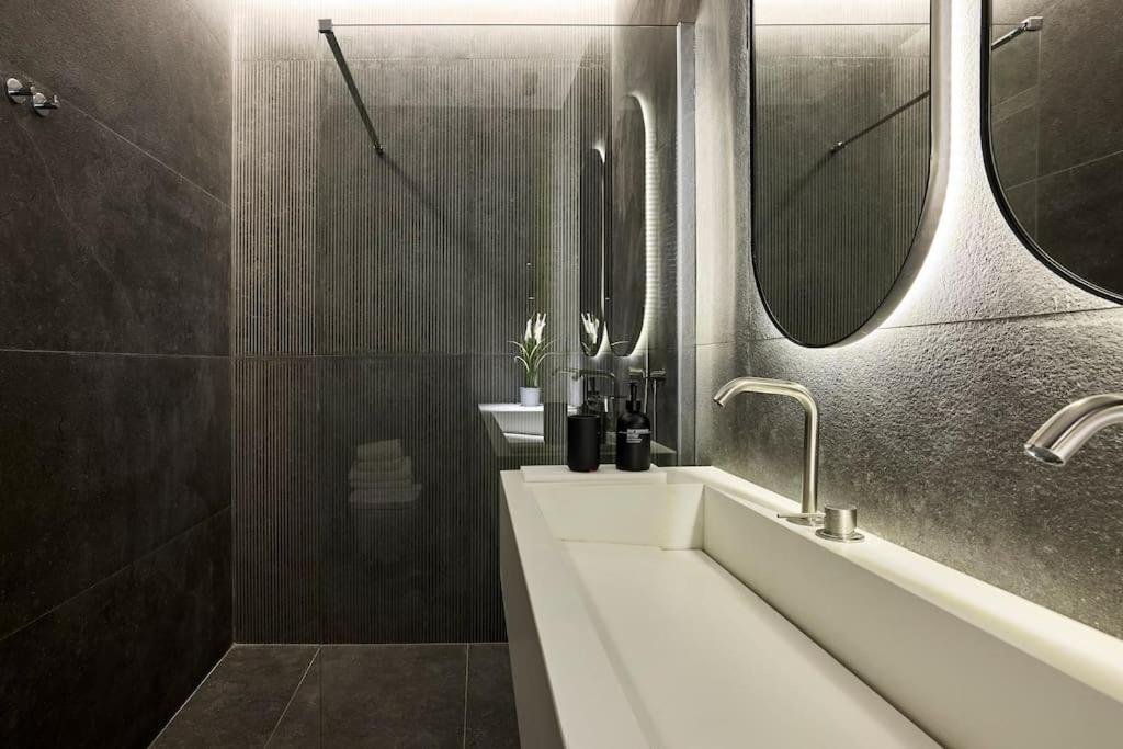 Metropolitan Grand Apartment *