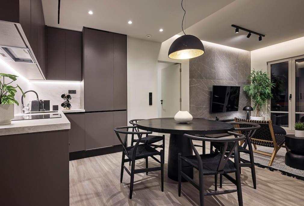 Metropolitan Grand Apartment *
